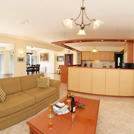 Faos Luxury 2 شقة