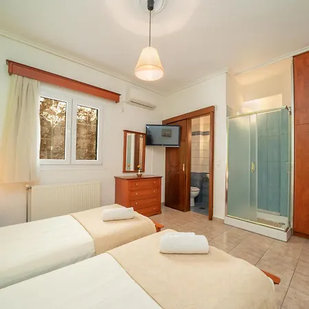 Faos Luxury 2 أيّا إفيميا