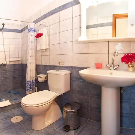 Faos Luxury 2 أيّا إفيميا