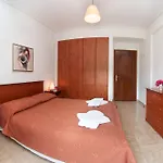 דירה Faos Luxury 2 *