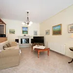 דירה Faos Luxury 2 *