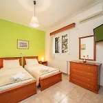 דירה Faos Luxury 2 *